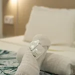 Le Petit Paradis